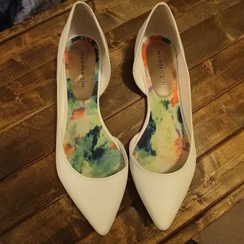 White Pointed Toe flats